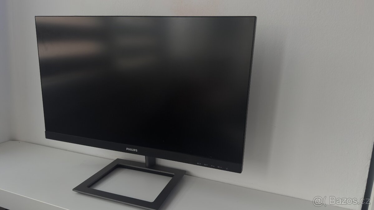 Herní monitor Philips 242E1GAJ – 144Hz, 4ms, VA, Full HD
