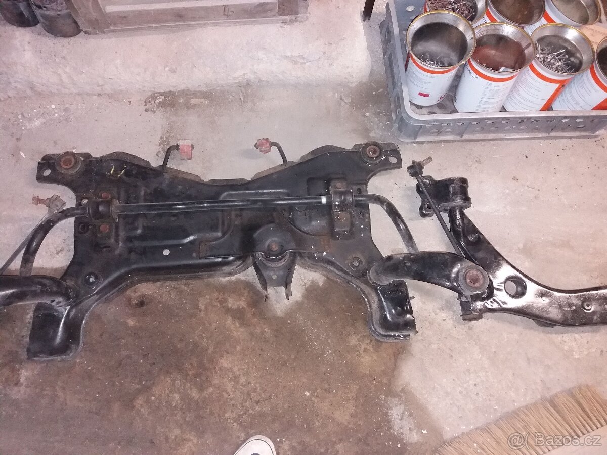 MAZDA 3 1.4 16V r.07 - NÁPRAVNICE A RAMENO