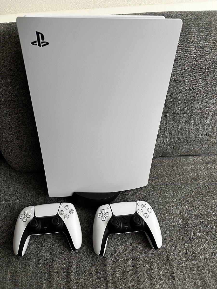 Prodám PlayStation 5 (verze s mechanikou)+ 2 ovladače