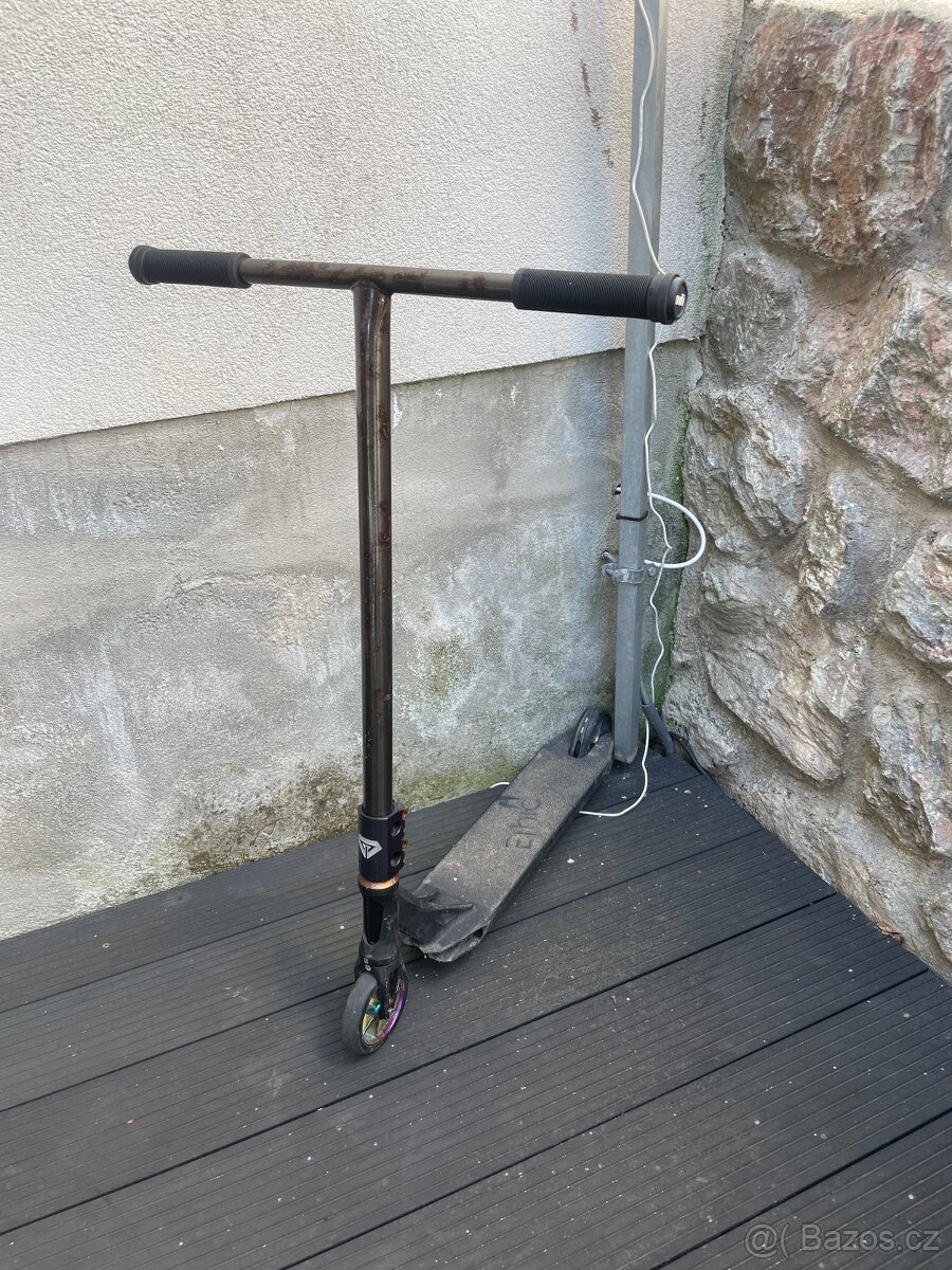 Custom freestyle koloběžka