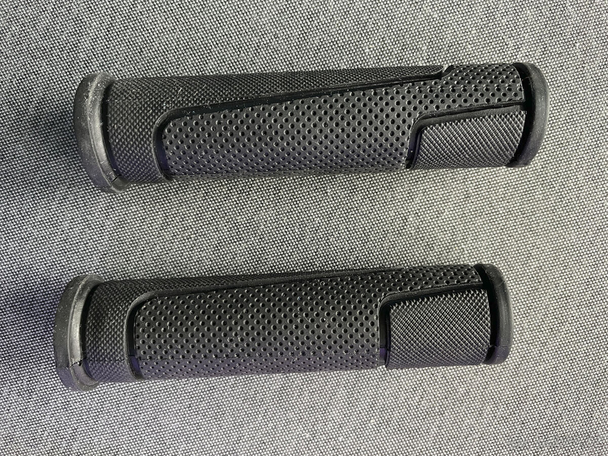 Gripy gumové 30 x 125 mm