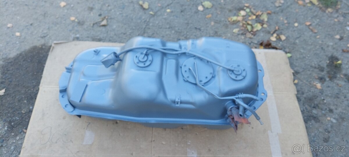 Nádrž na Mitsubishi Pajero Sport