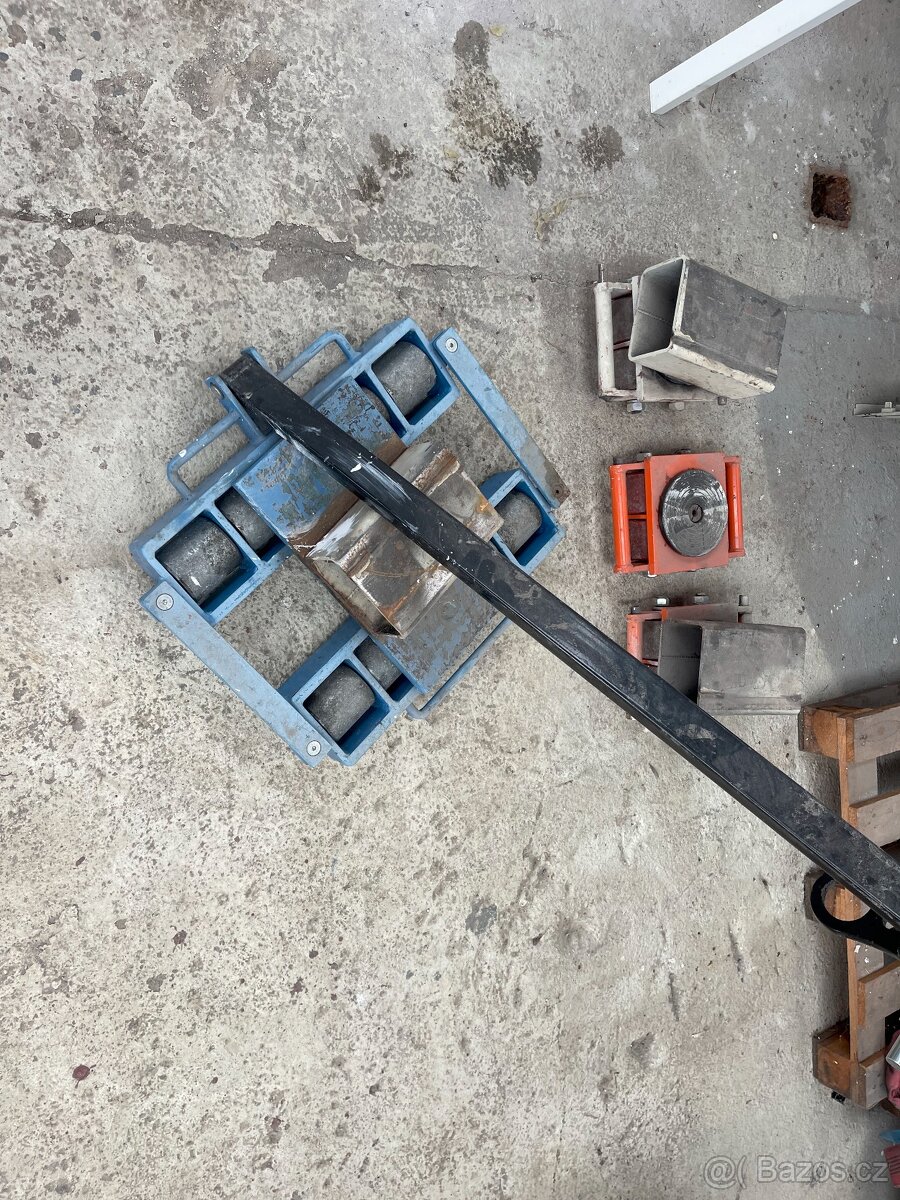 Nářadí - vozík na autogen, rolny, žebříky, elektrody, svěrky