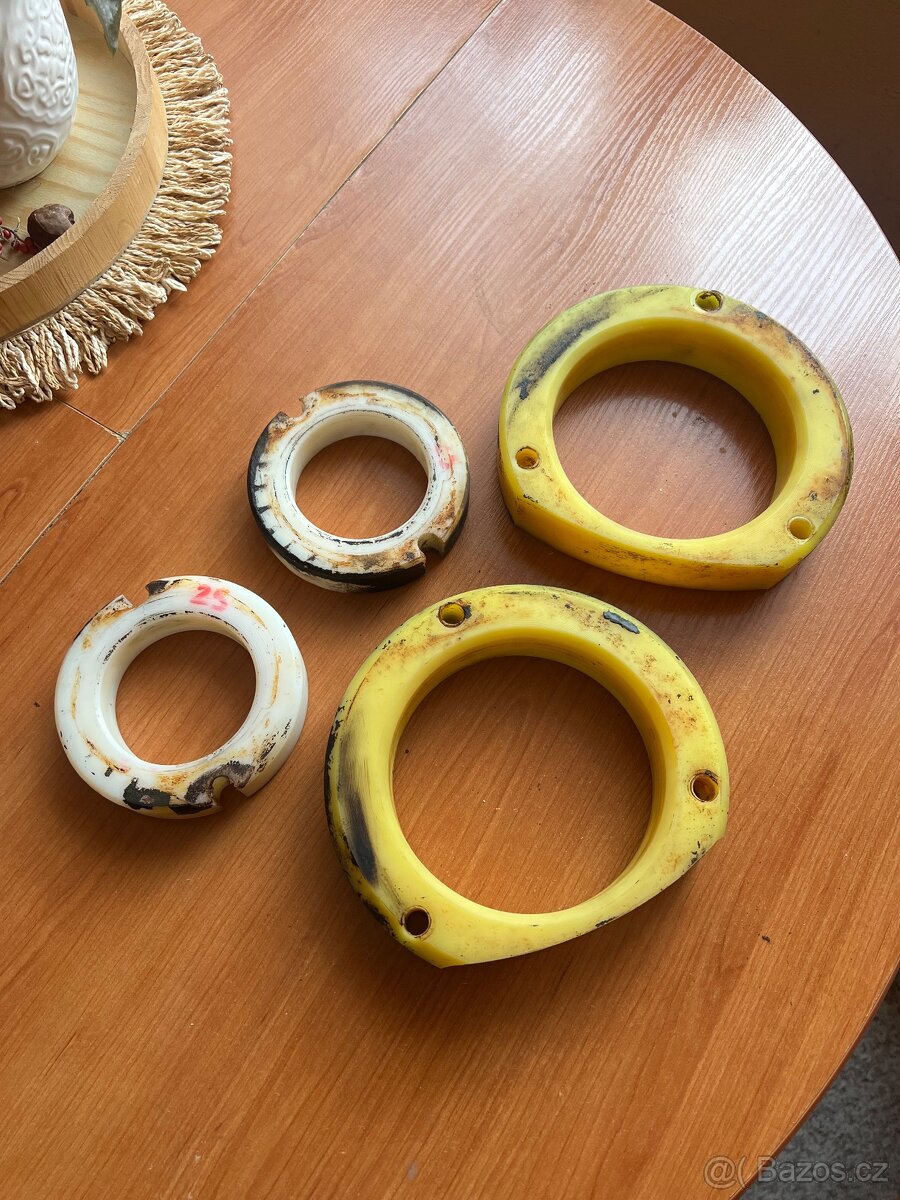 Podložky pod tlumiče Subaru Legacy BP/BL