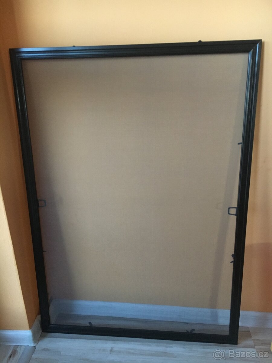 Síť proti hmyzu do okna