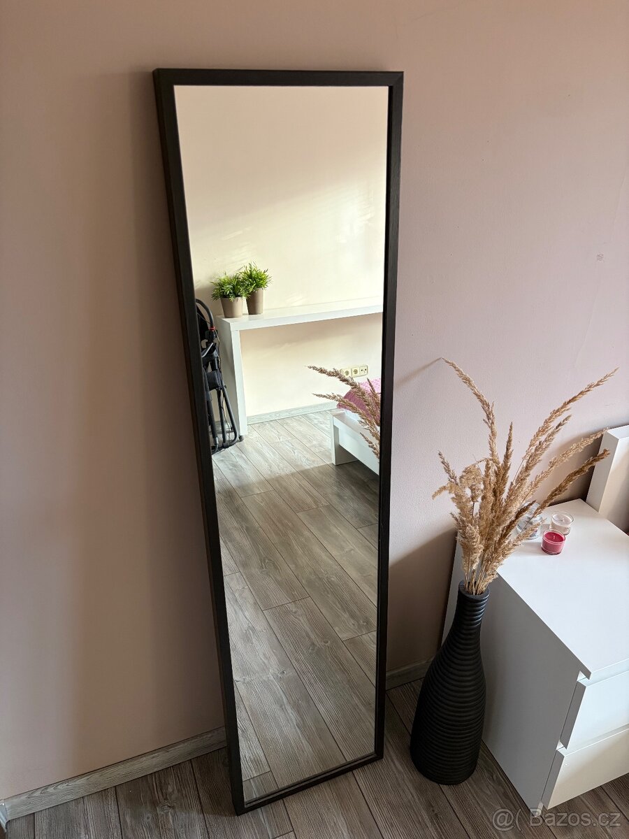 IKEA zrcadlo