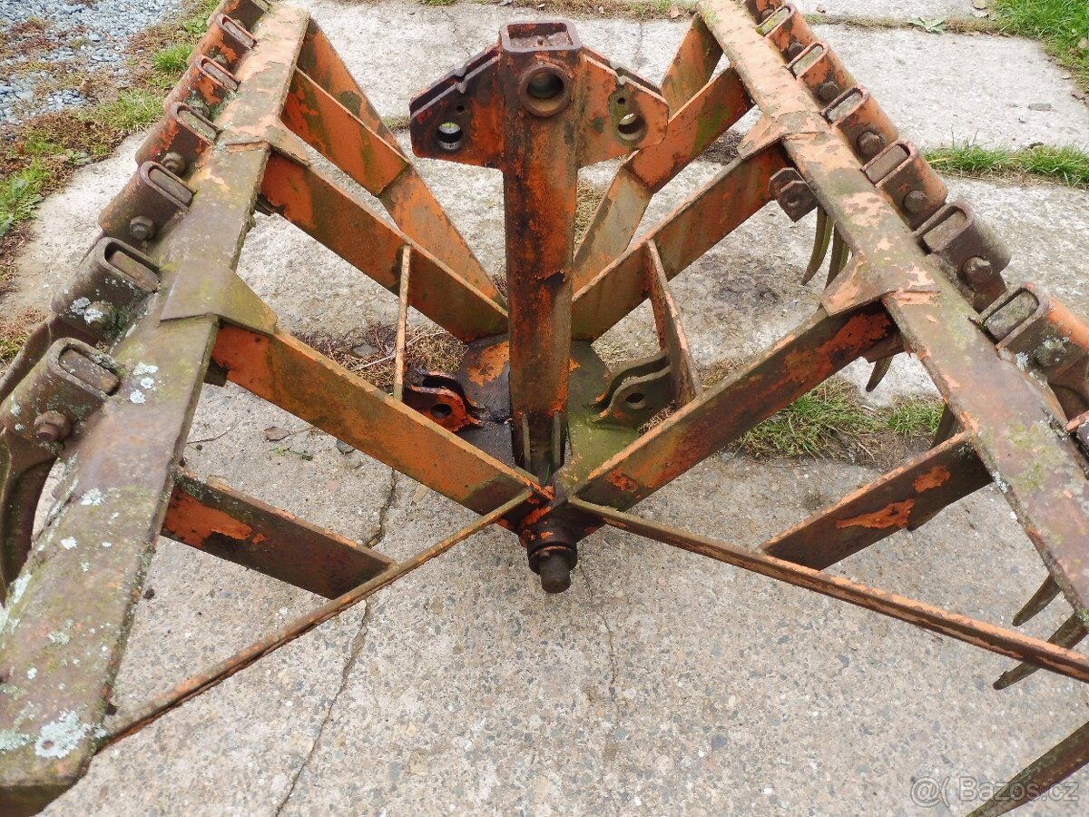 Vidle nakladač UNHZ 750