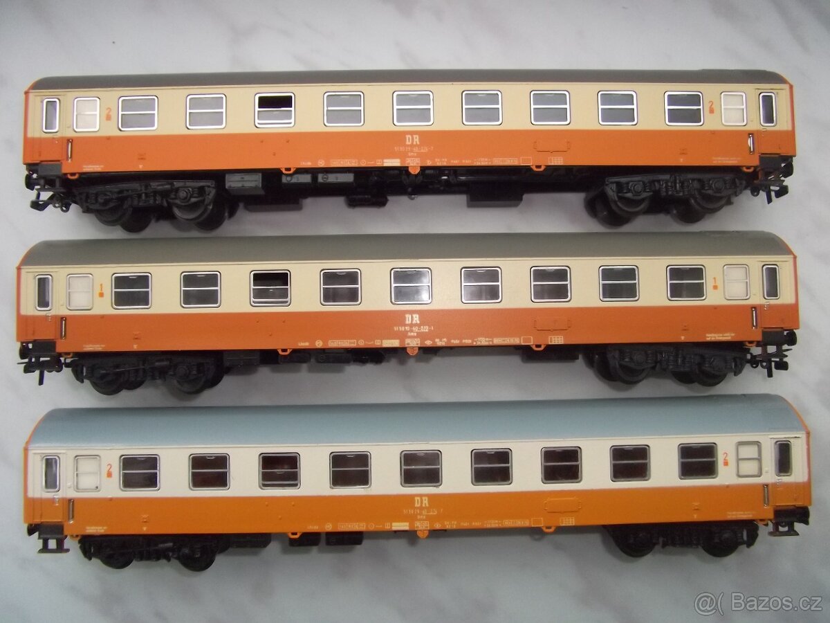 Piko vláčky H0 osobní Express