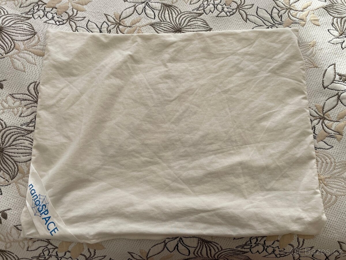 NANOSPACE protiroztočový povlak na polštář, zip