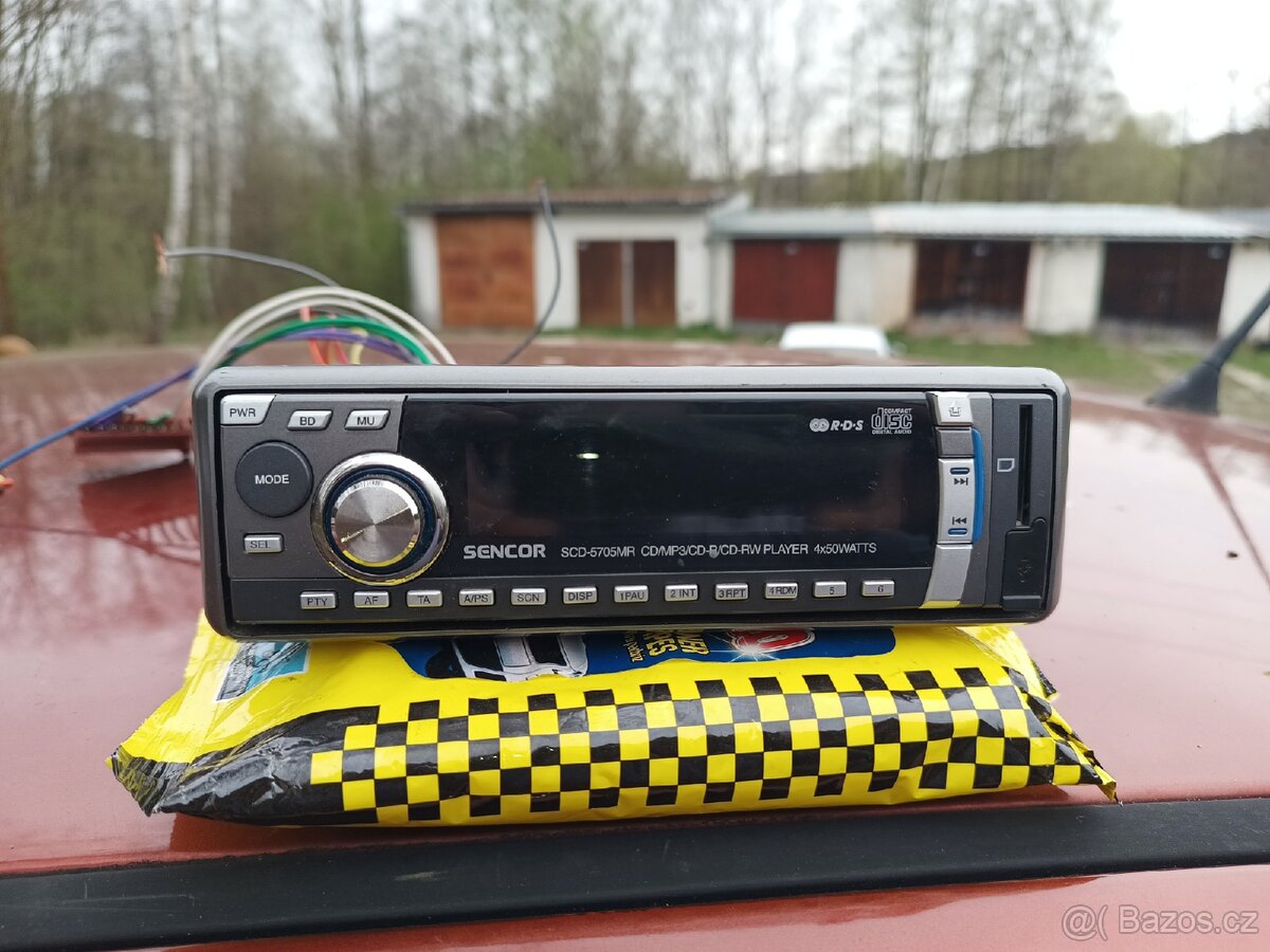 Sencor Sencor SCD 5705MR - autorádia s CD a podporou USB