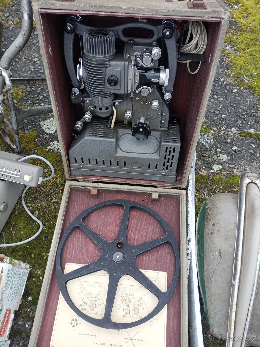 Promítačka , Americká kamna