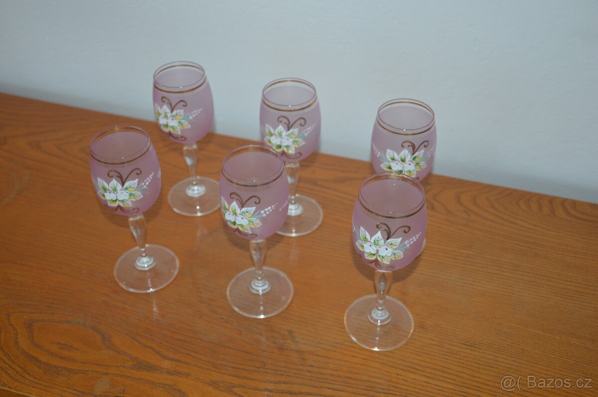 Souprava starších skleniček
