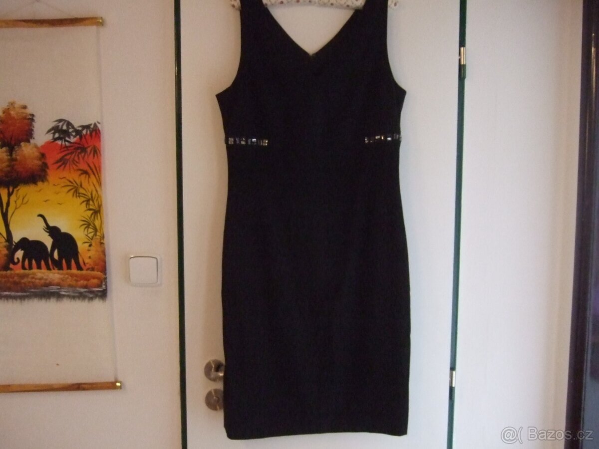 Šaty černé