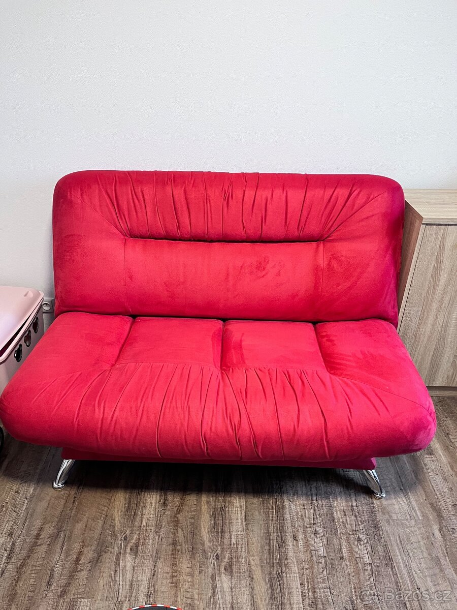 Červený gauč