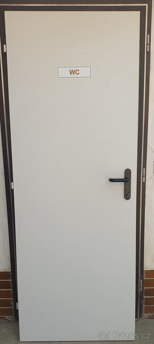 Dveře na WC 70 zamykací