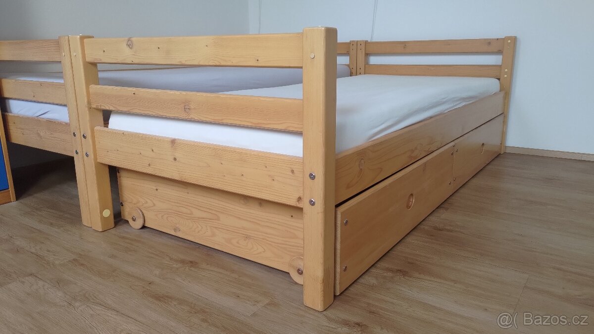 Postele DOMESTAV ze smrkového masivu 90x200 s matracemi