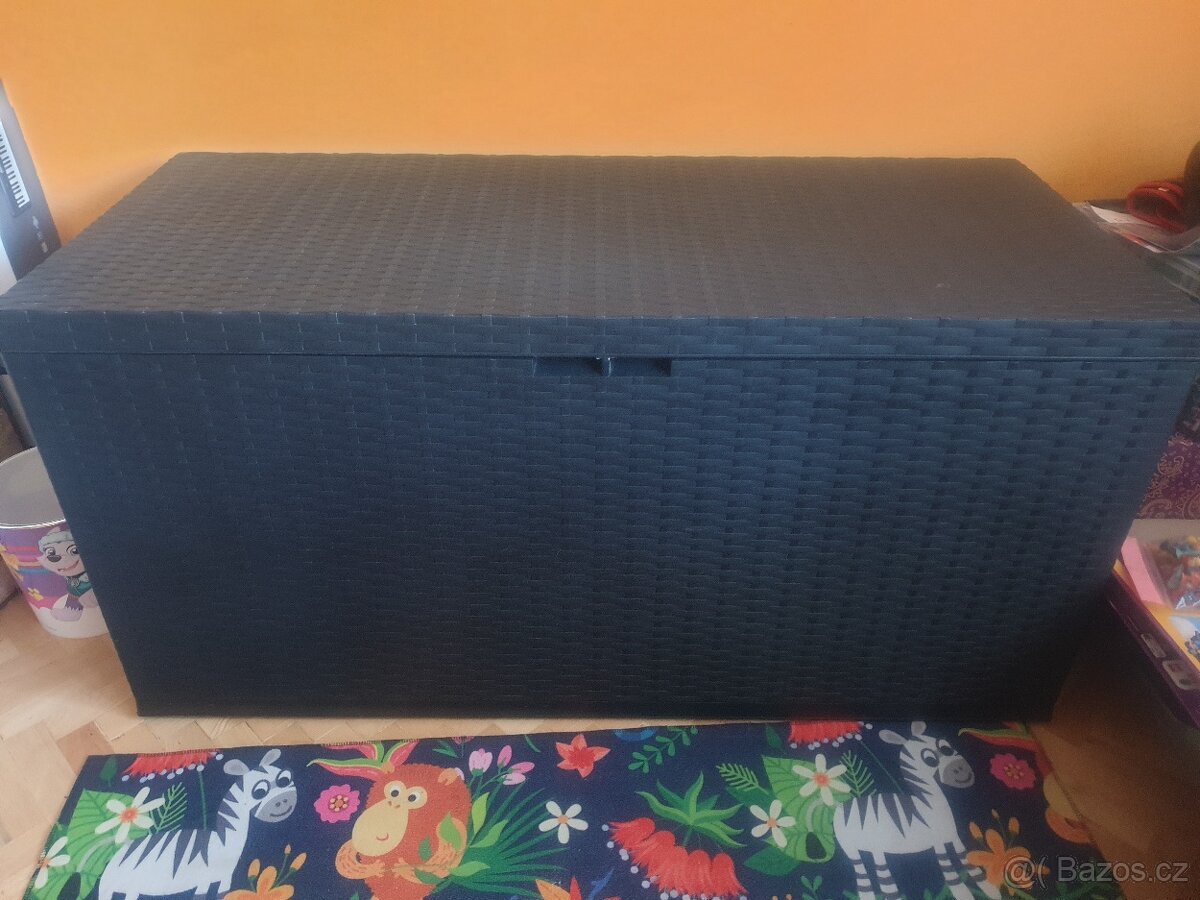 Zahradní box
