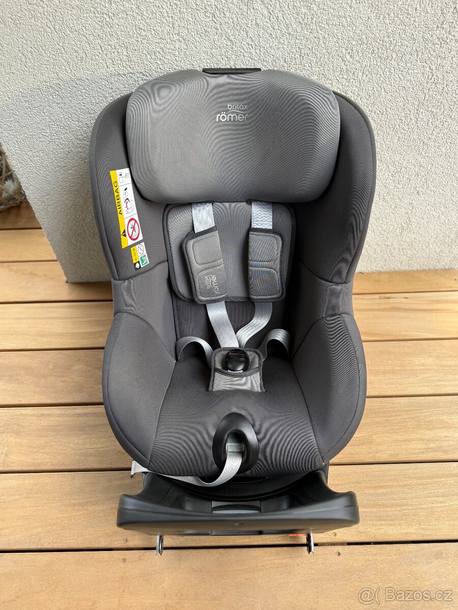 Autosedačka Britax Römer Dualfix M i-Size se základnou