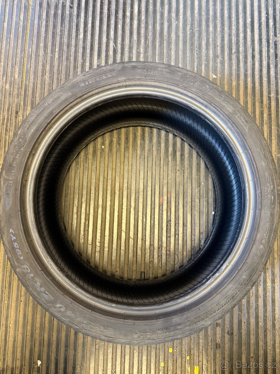 Letní pneu 235/40 R18 95Y Pirelli PZERO NEROGT