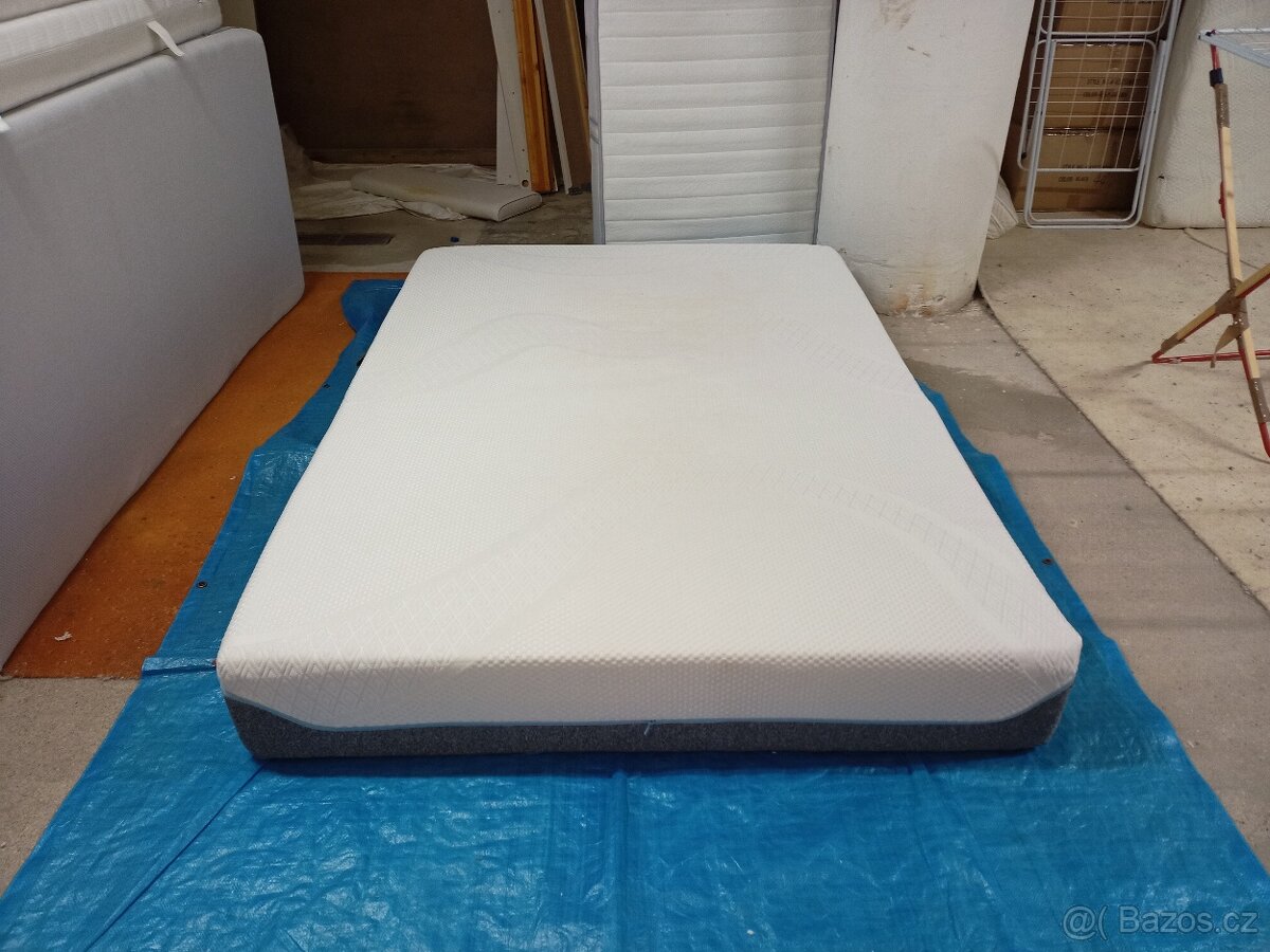 Prodám krásnou sendvičovou matraci 140 x 200 cm.