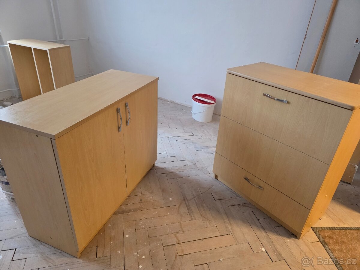 Peřináč + skříňka + police ve stejném dekoru