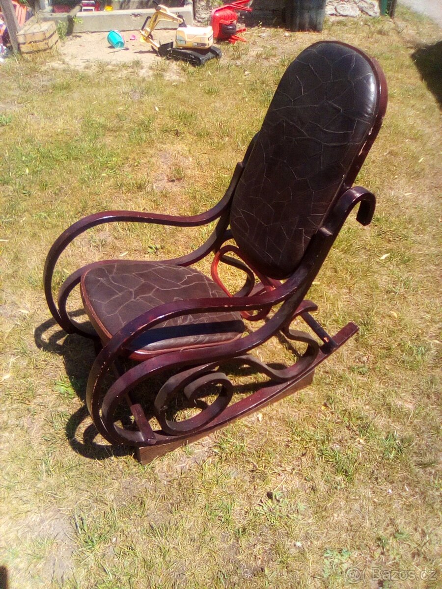 Zabržděné houpací křeslo