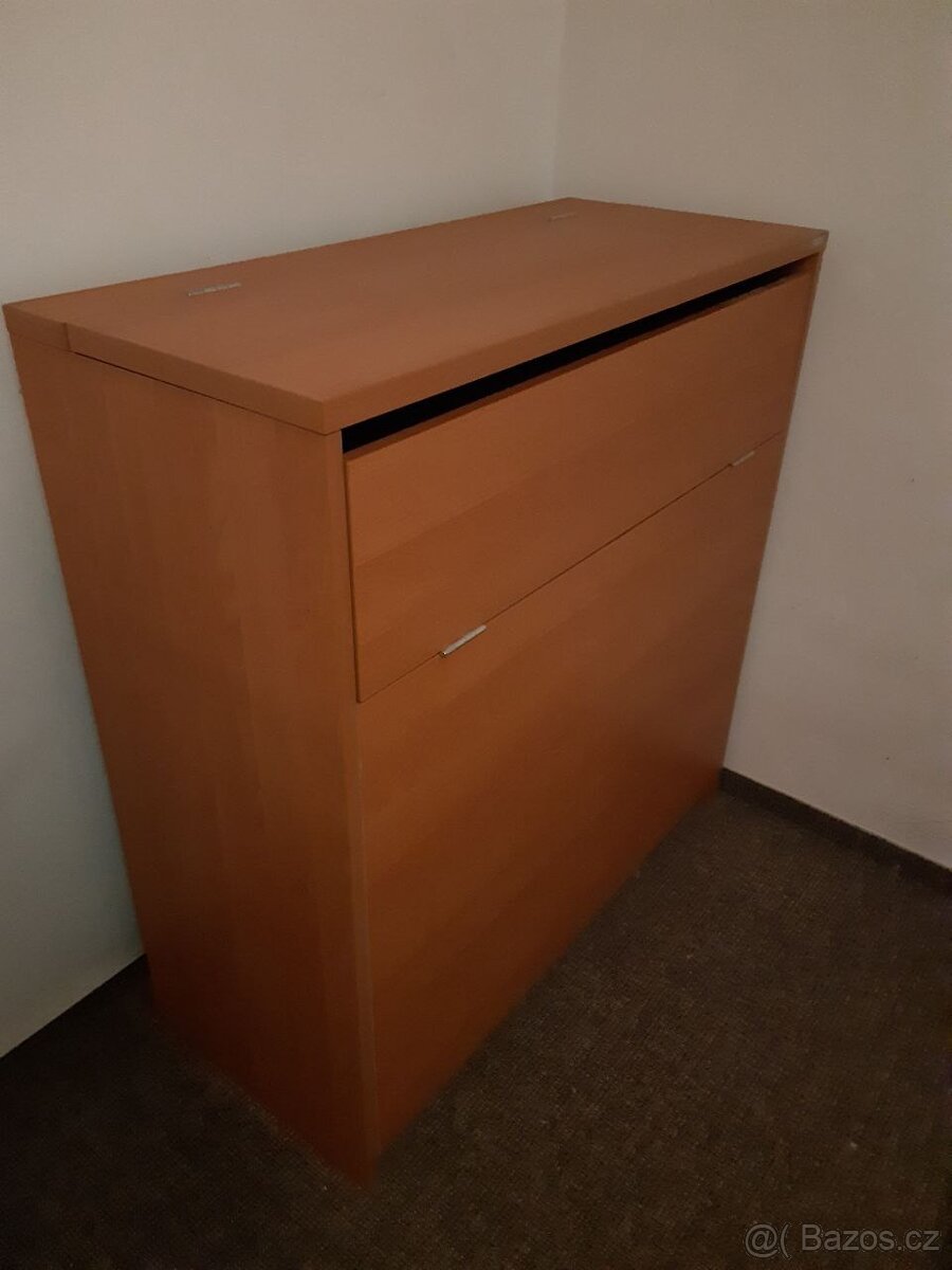 Peřináč, polička/skříňka na peřiny, lůžkoviny