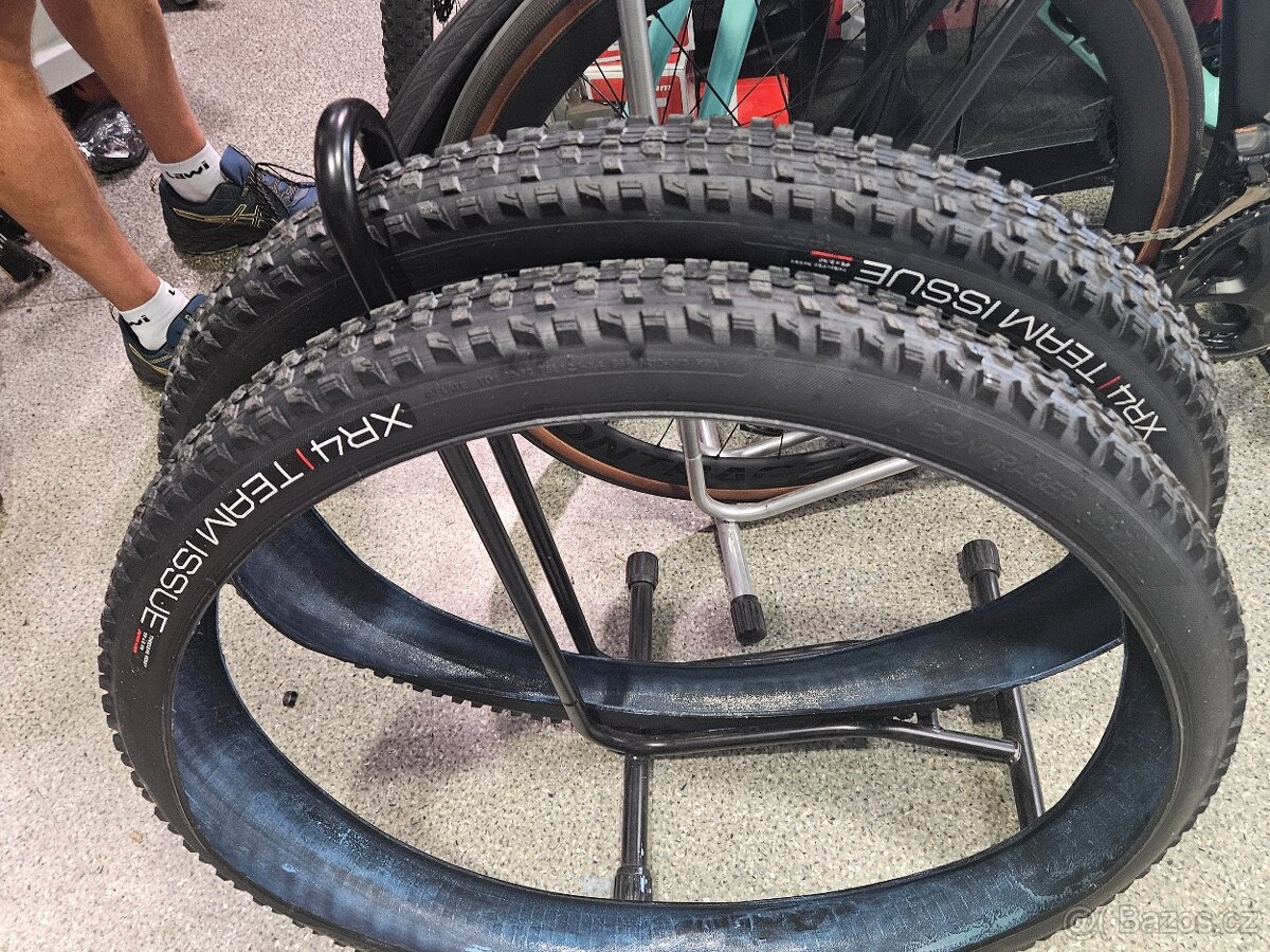 2x nový plášť 29X2.4 Bontrager XR4 Team Issue TLR -