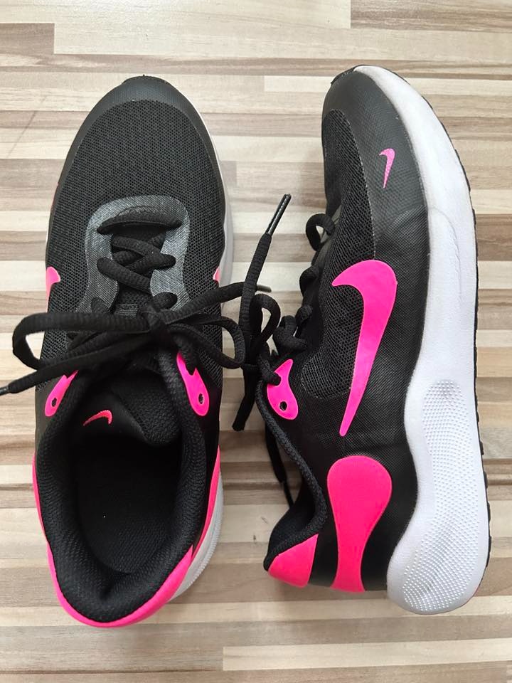 Nové Nike tenisky PC 1200 kč