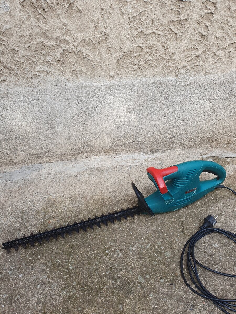 Nůžky elektrické plotové Bosch