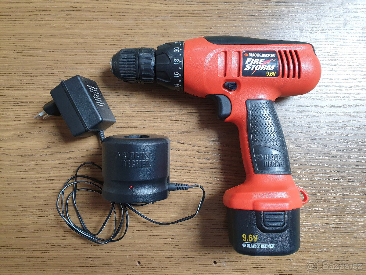 Vrtačka Black & Decker, aku šroubovák, nabíječka