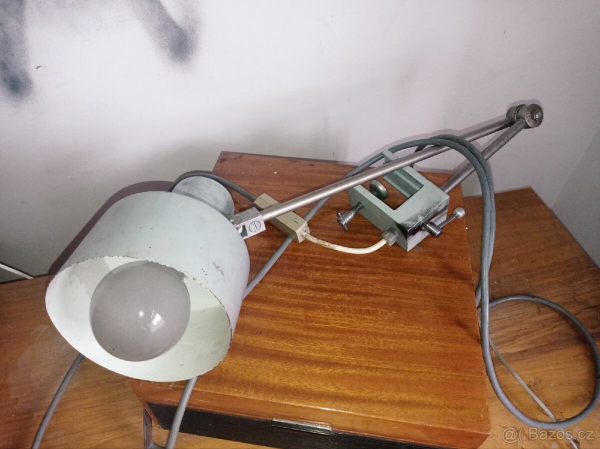 Retro industriální polohovatelná lampa Elektrosvit.