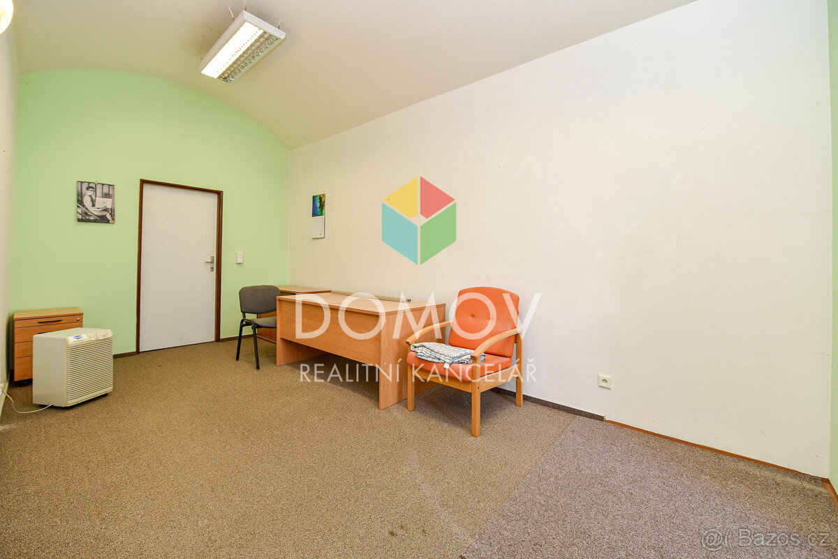 Pronájem kanceláře 11 m² – Beroun-Závodí, včetně energií, vo
