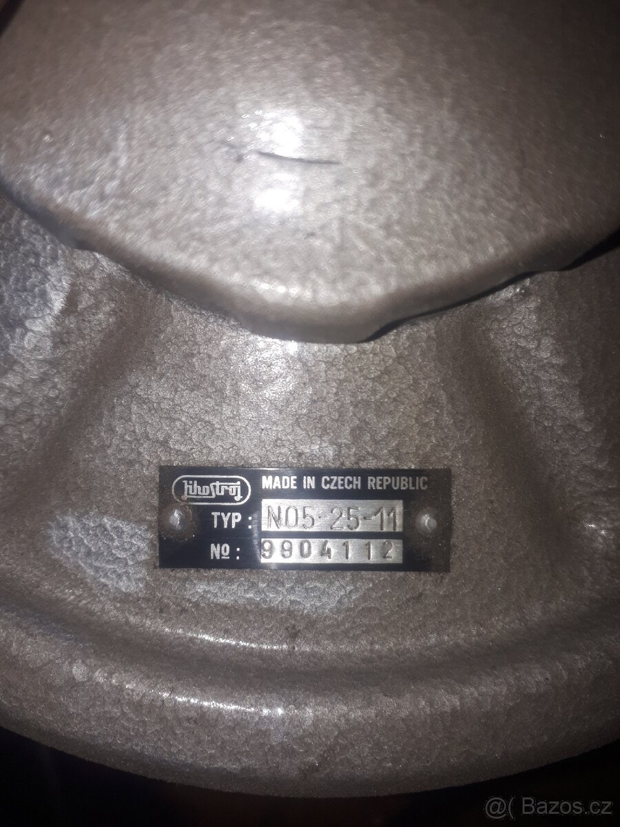 Nadobka na servo