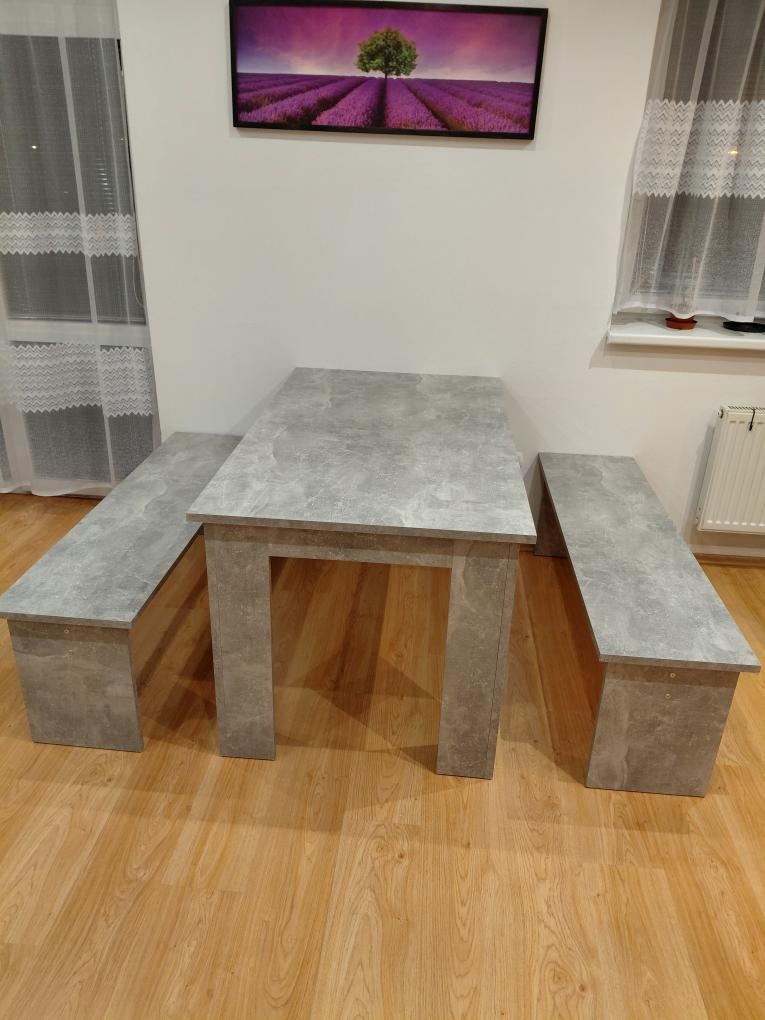 Prodám kuchyňský stůl a 2 ks lavice