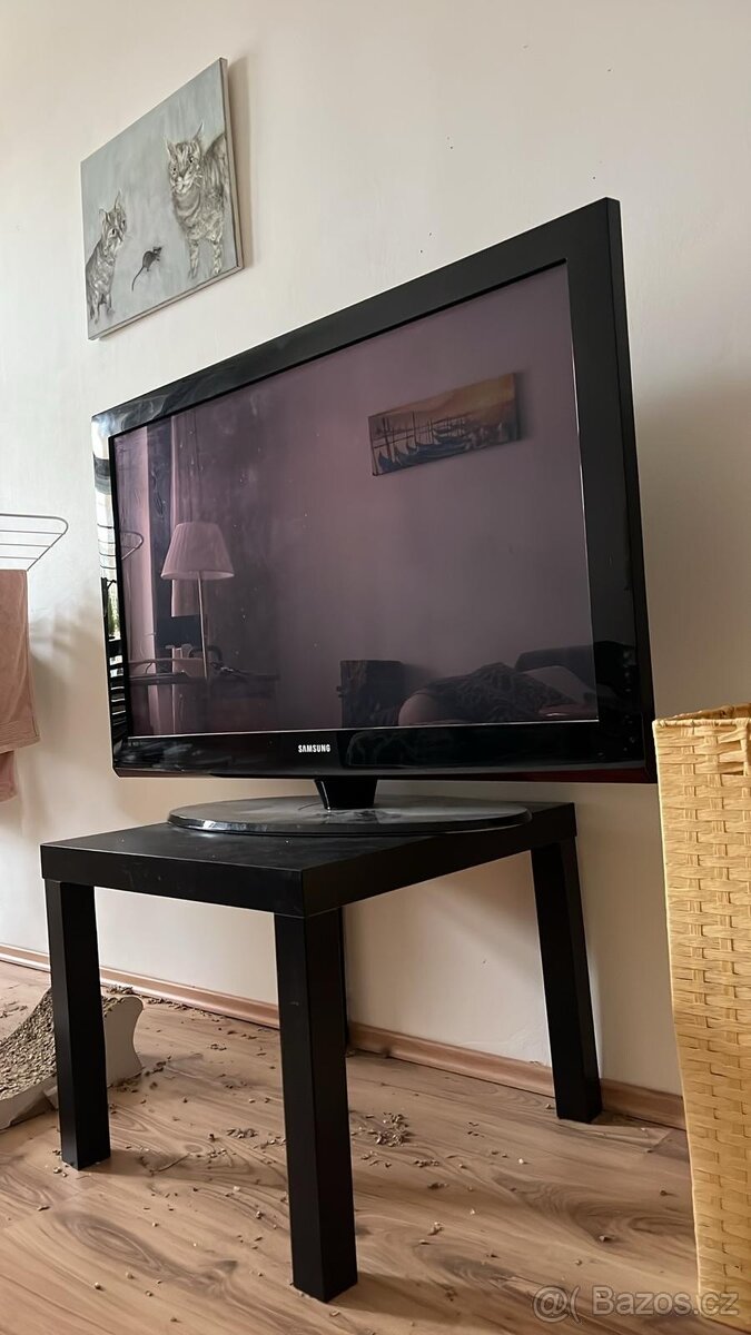 Plazmová televize Samsung, 42" (107 cm) + příslušenství