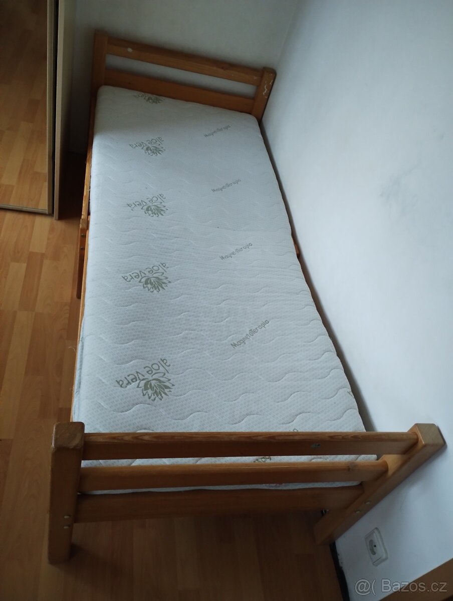 Rostoucí postel Domestav s matrací