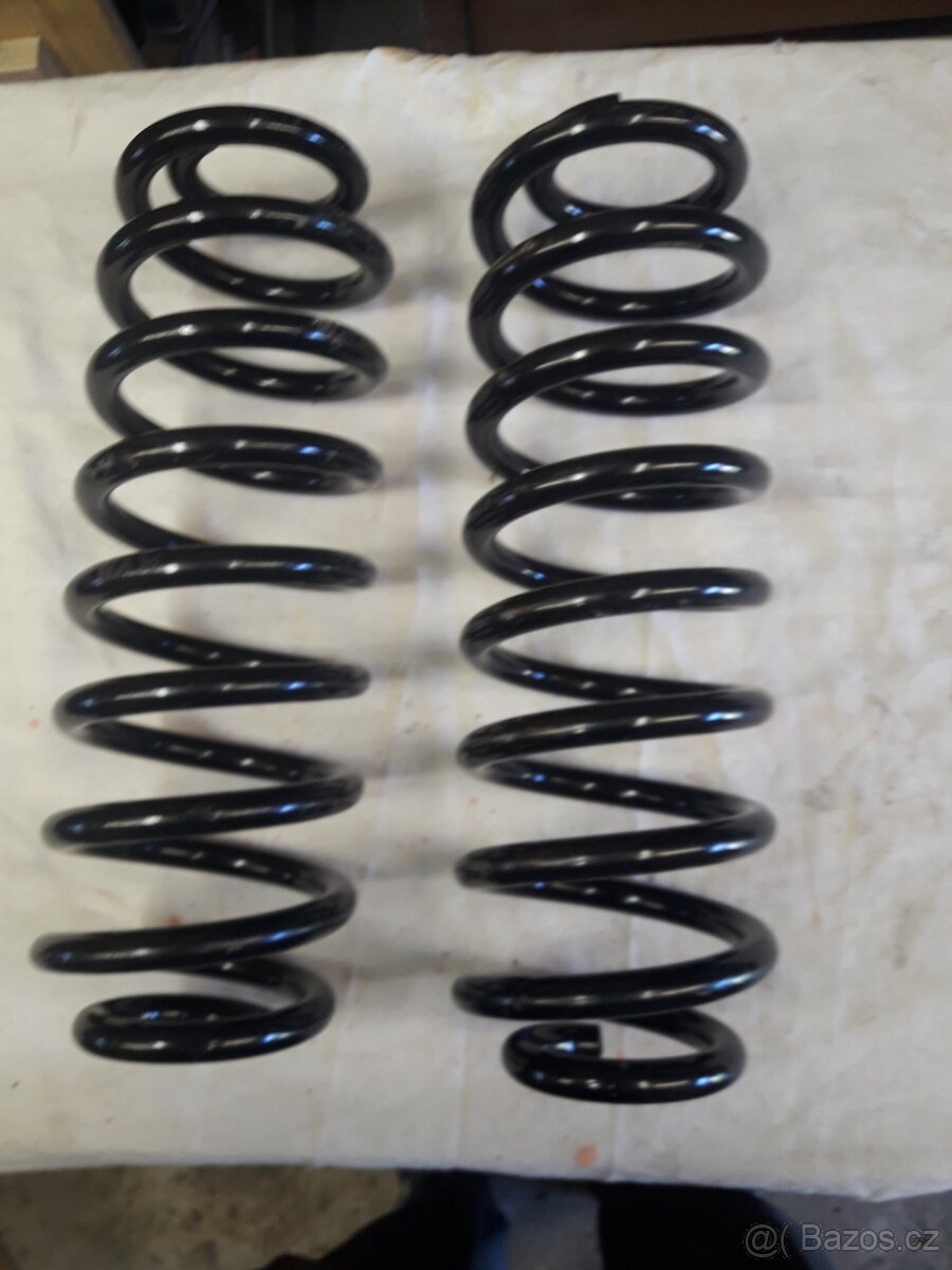 ŠKODA FELICIA –  vinuté pružiny nápravy