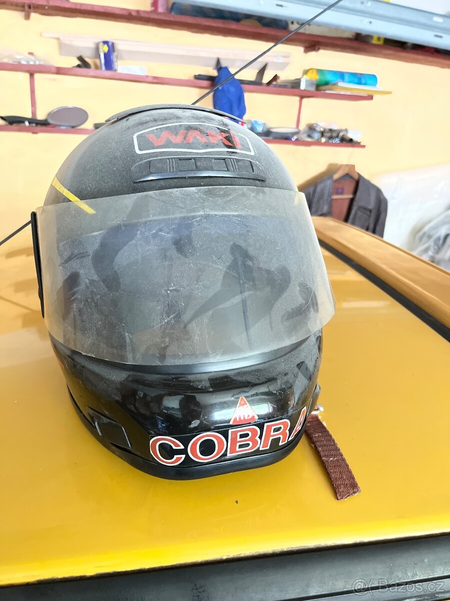 Helma Waki cobra