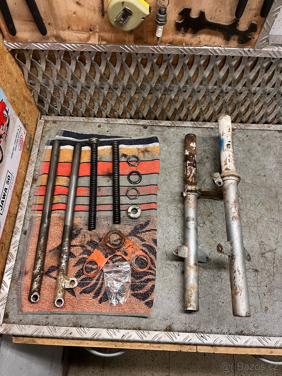 Přední vidlice Jawa pionýr/mustang