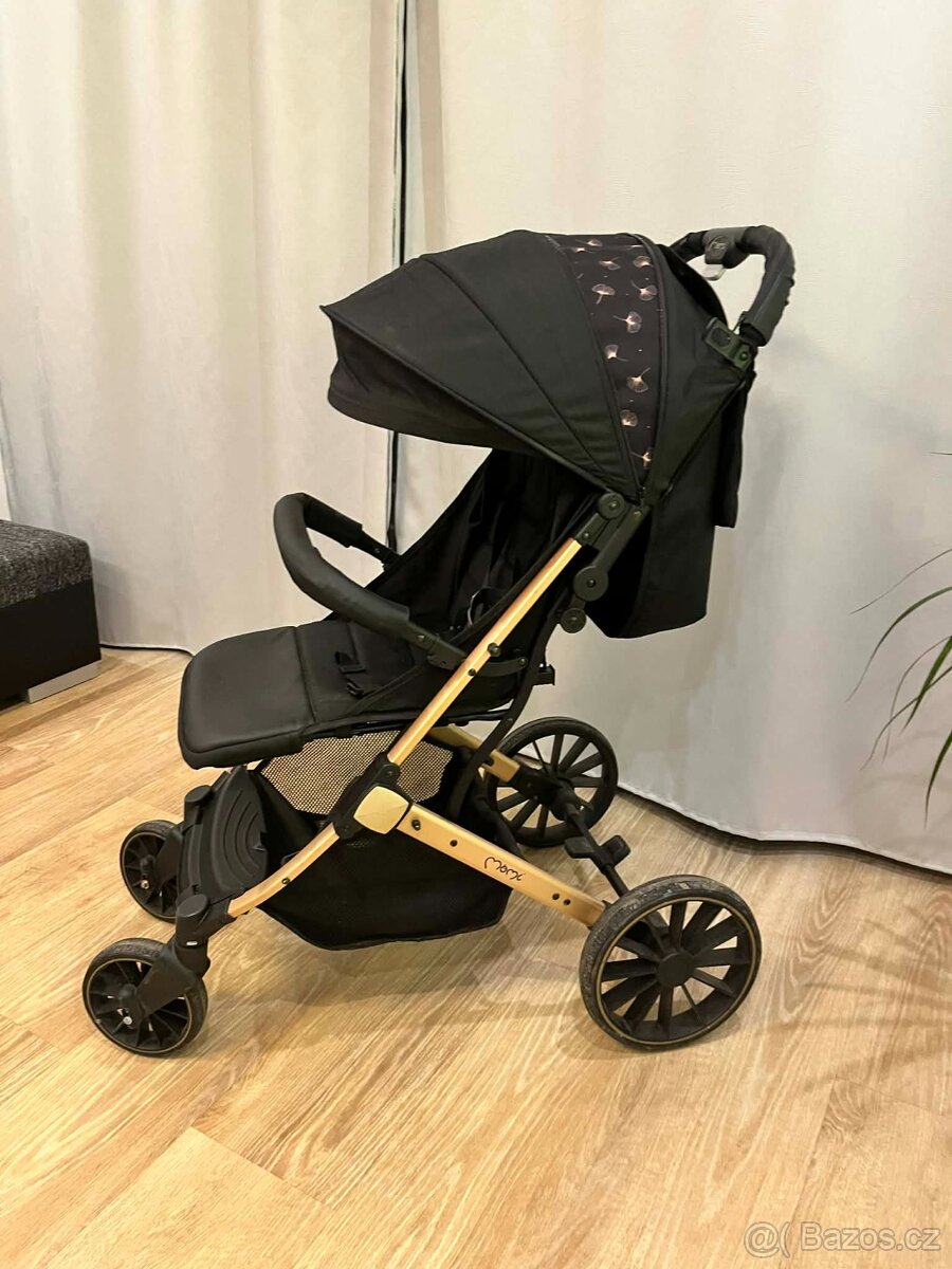 Kočárek MoMi Estelle Dakar