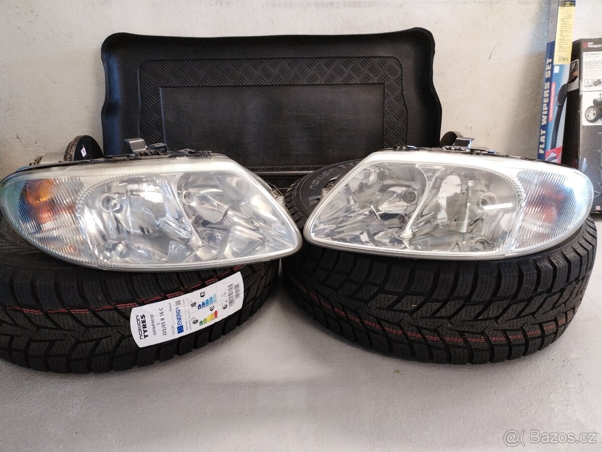 Přední světla chrysler Voyager 2003