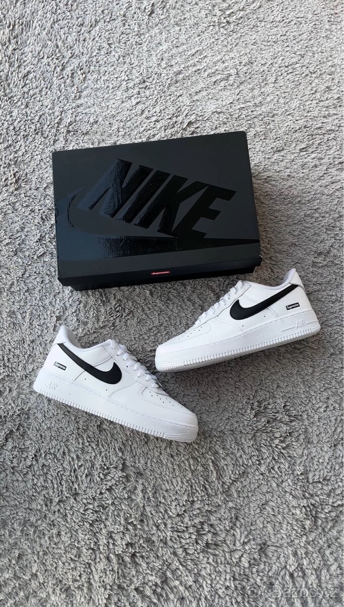 Nike Air Force 1 Low Supreme White Black