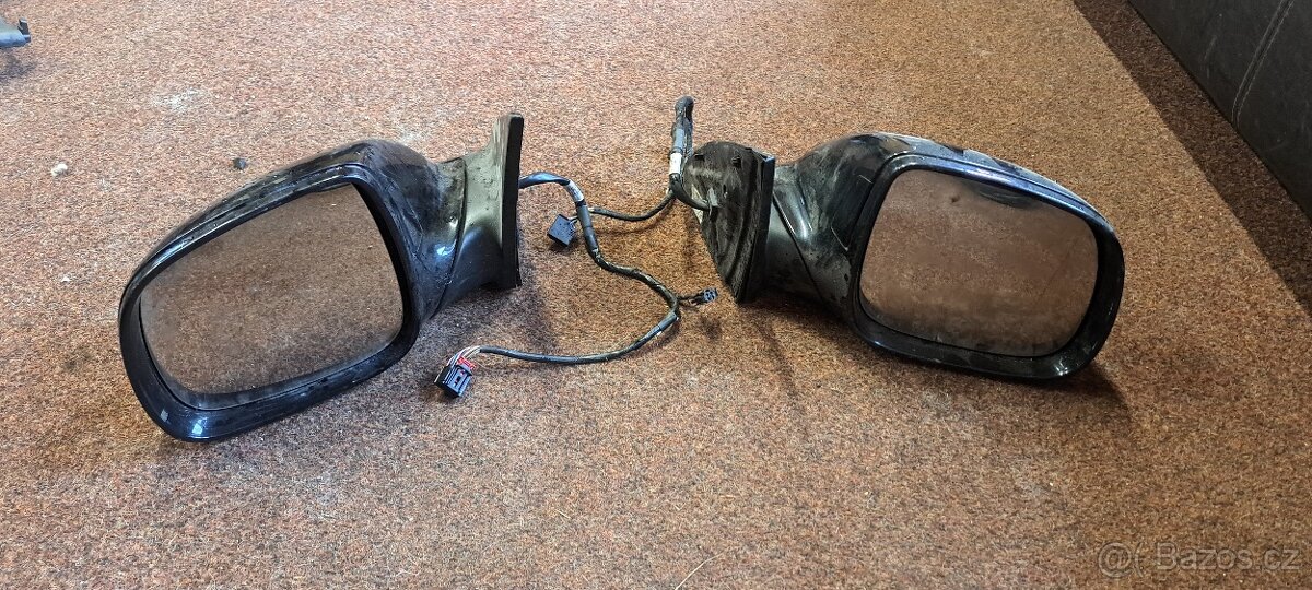 Prave leve zrcatko audi q7