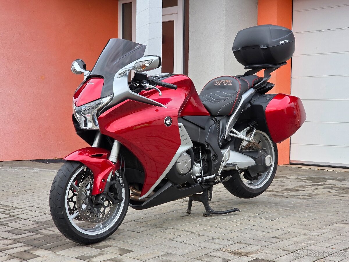 Honda VFR 1200F, 3x kufr