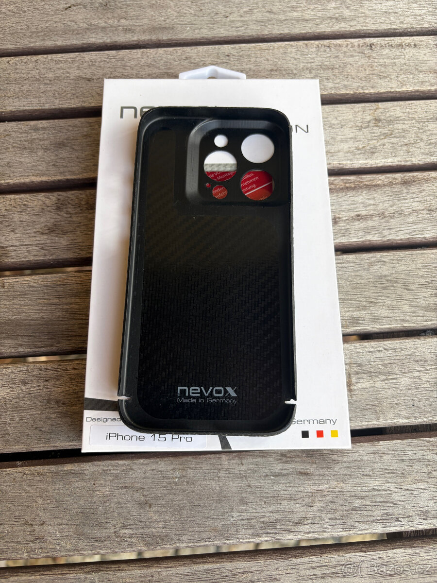 Carbon kryt pro Apple Iphone 15 PRO