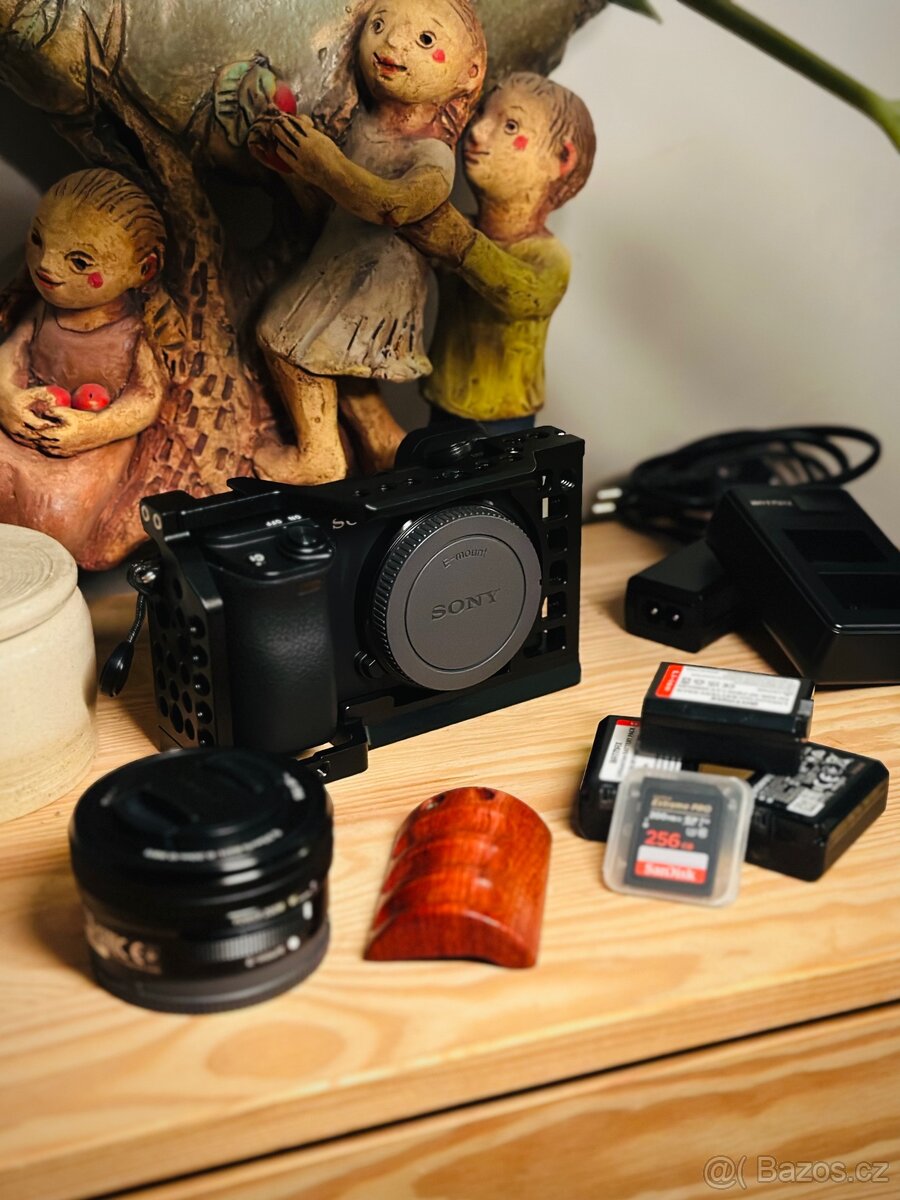 Sony Alpha A6400 černý + E PZ 16–50 mm f/3,5–5,6 OSS