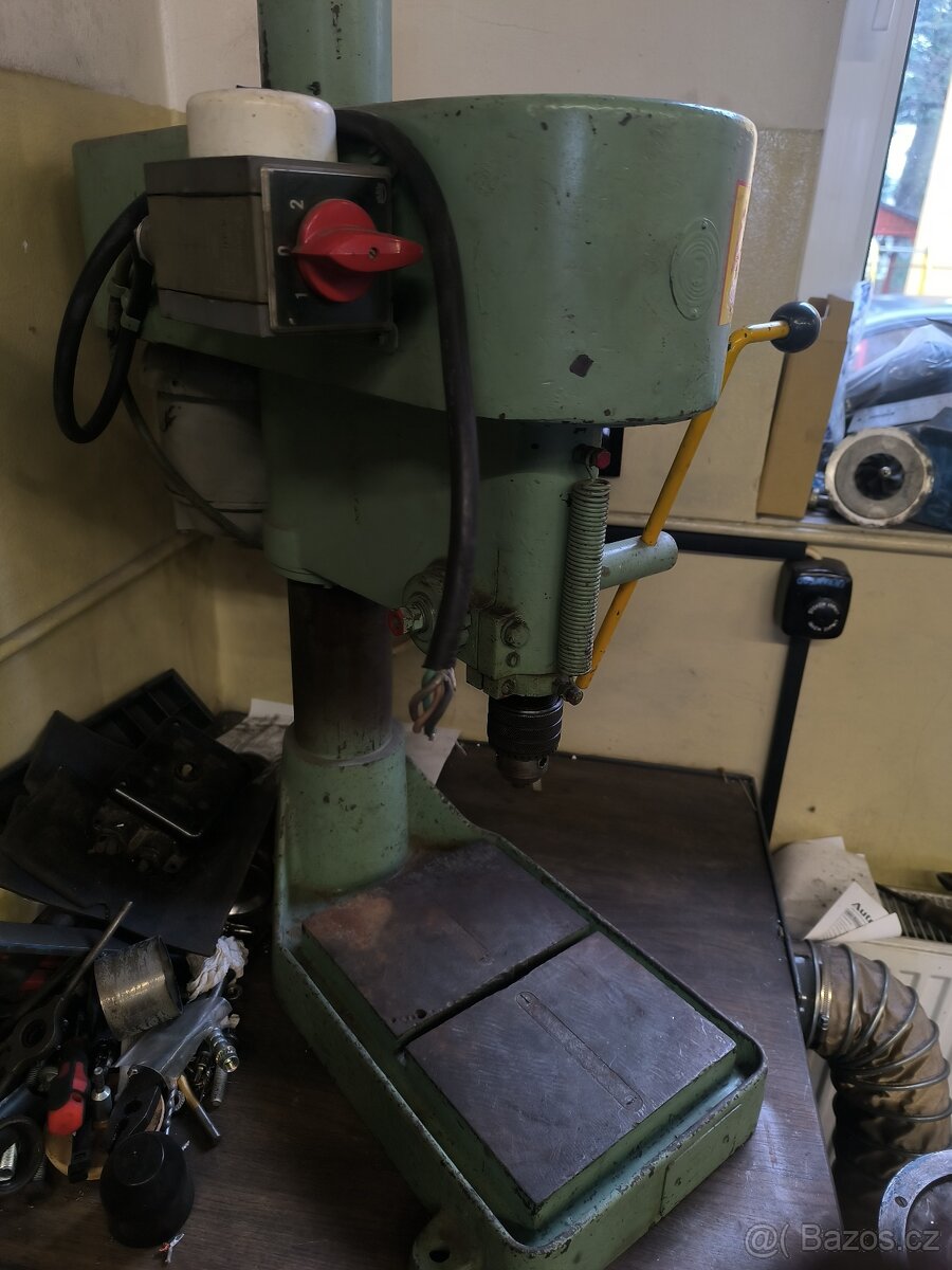 Stolní vrtačka V10