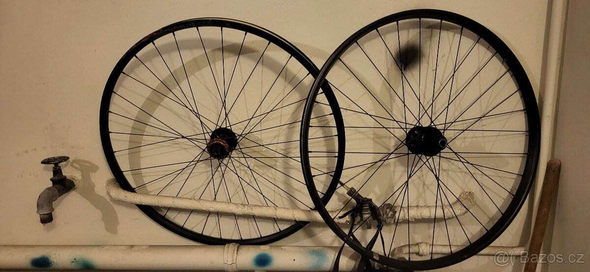 Přední a zadní kolo 27.5 na disc mtb