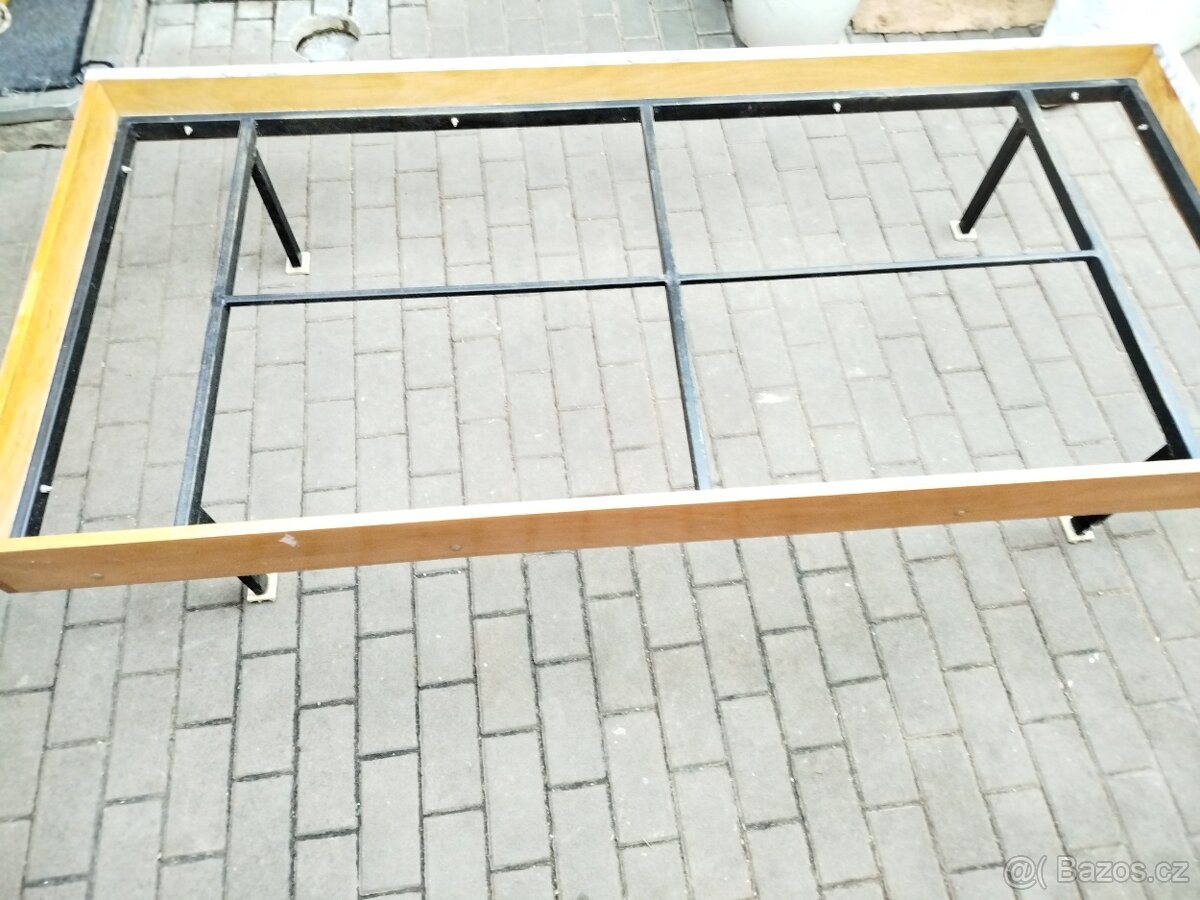 Prodám levně kovové postele